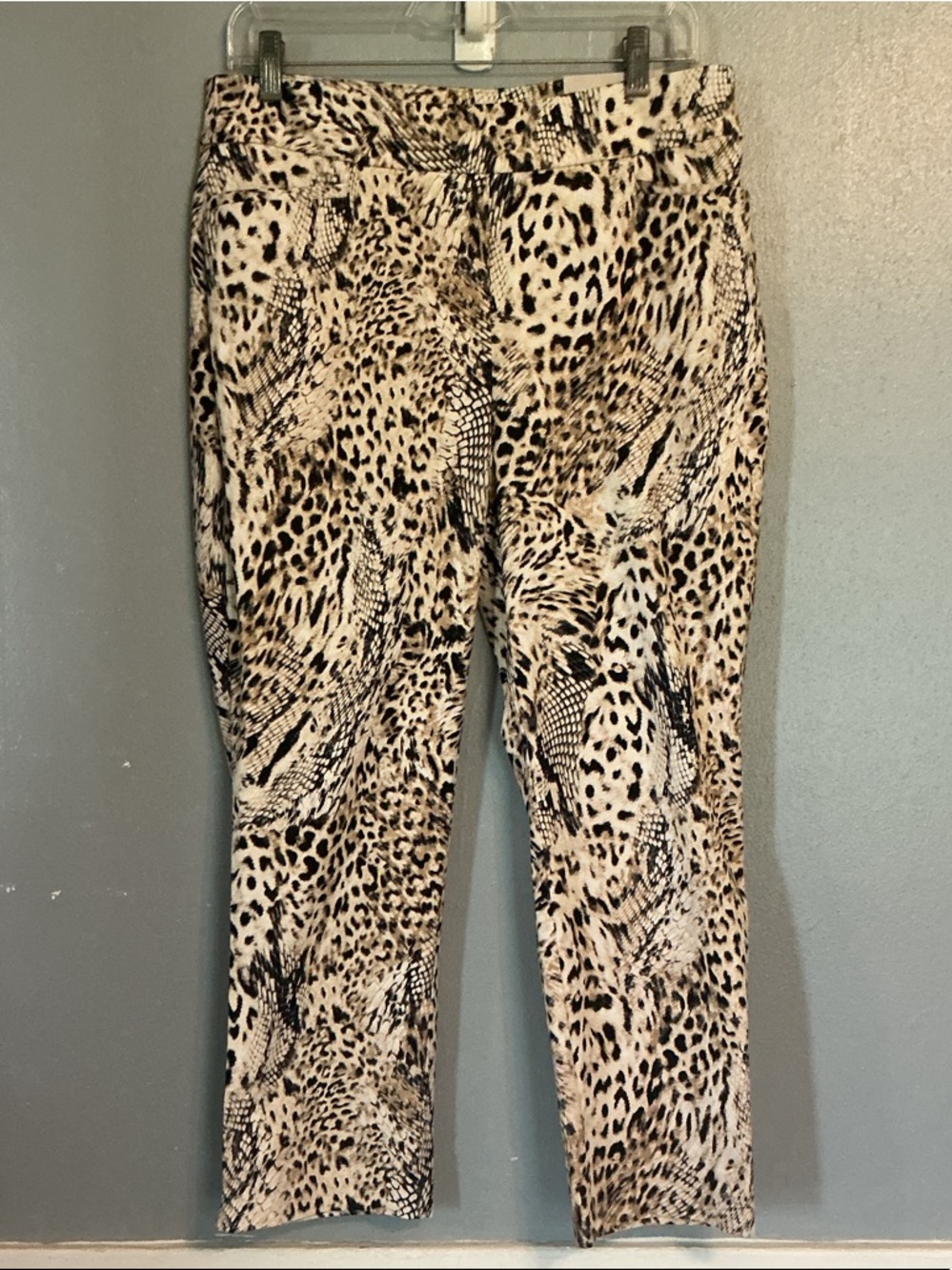 Chicos NWT So Slimming Brigitte Slim Leg Women’s Animal Print Crop Pants Sz 1